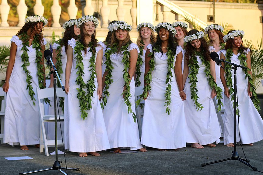 The Class of 2023 sings their senior song, "Vienna."