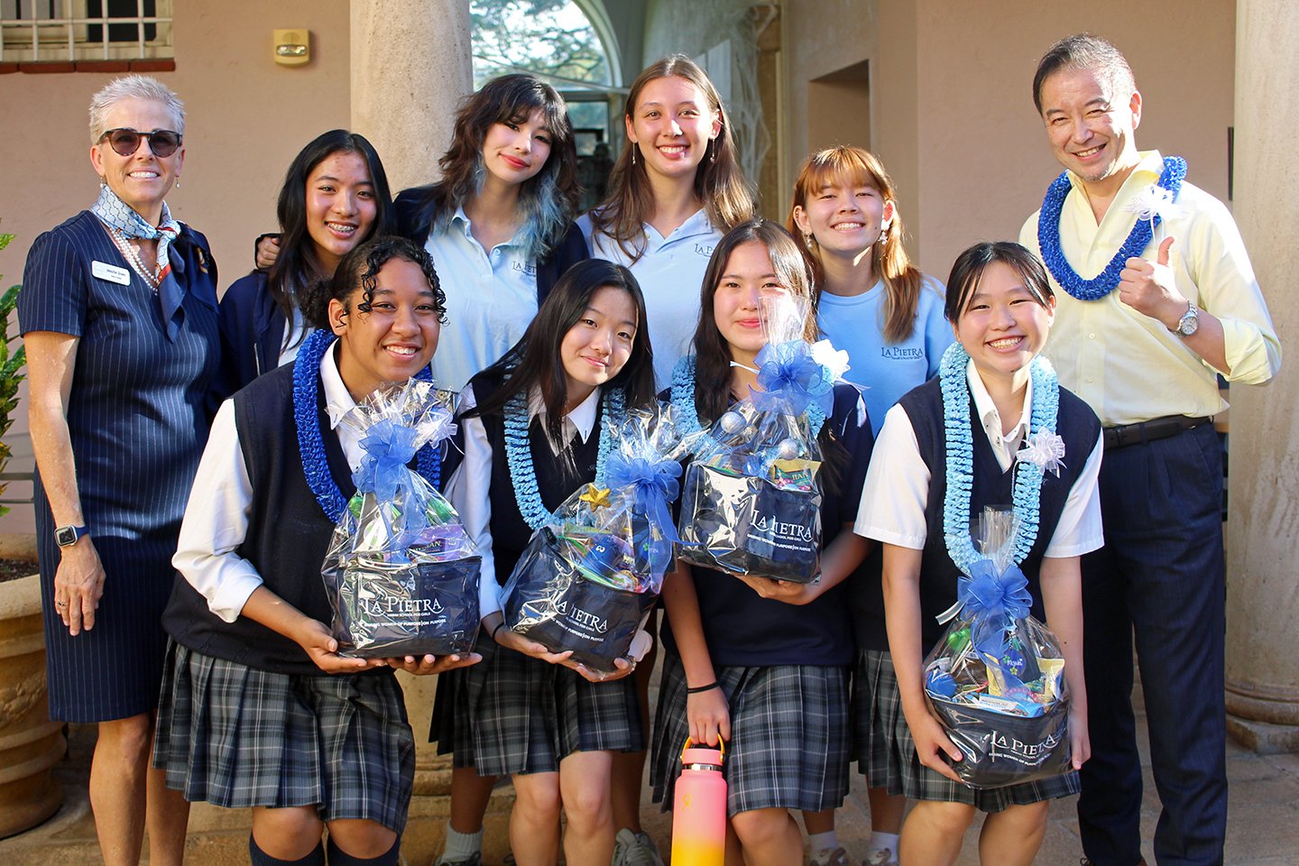 Students from Hakuho Girls' High School on their first day at La Pietra.