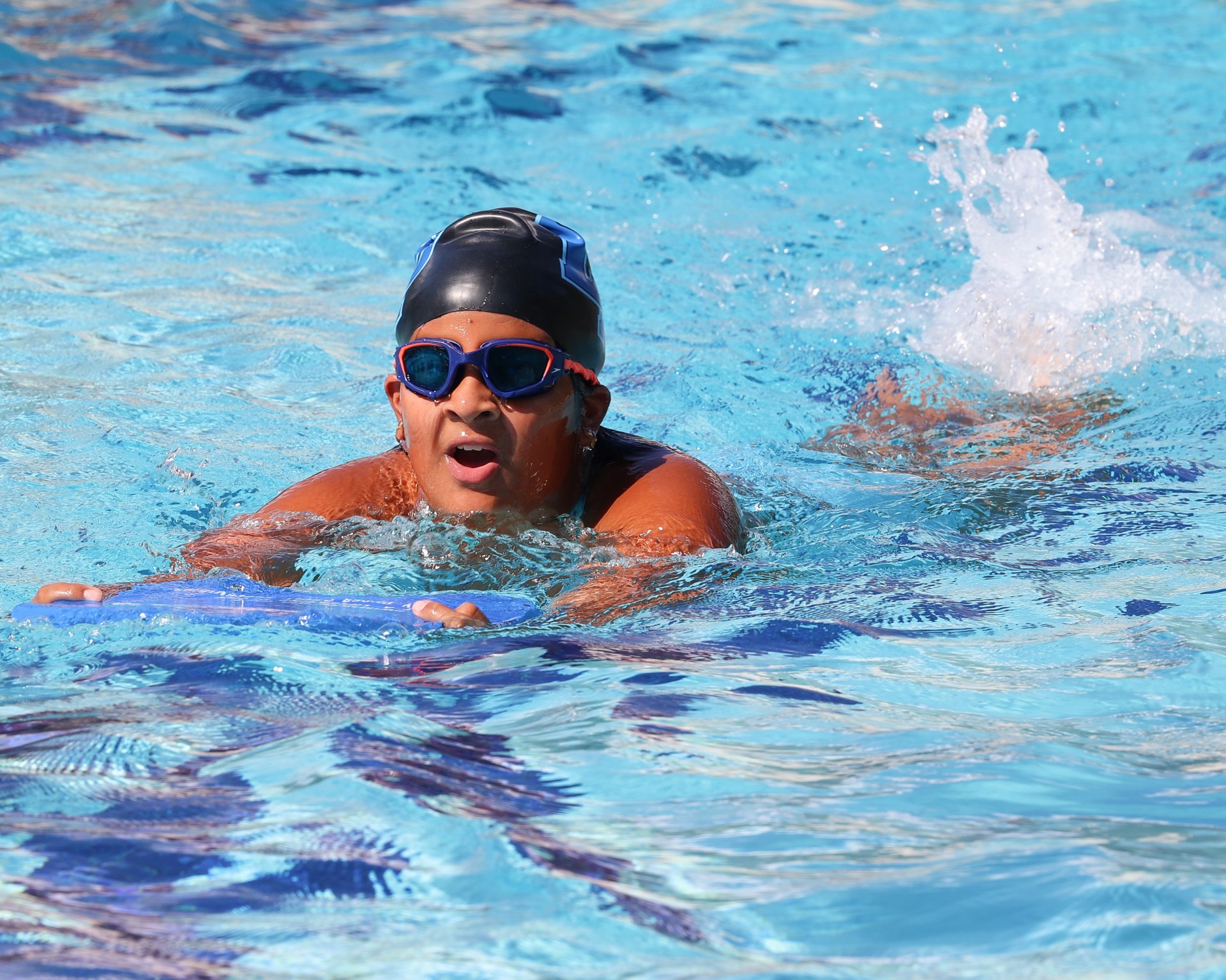 La Pietra's 6th Grade Swim Team featured on HI Now